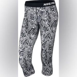New Womens Nike Pro 3/4 Compression Training Tights / Leggings XS 823478 100